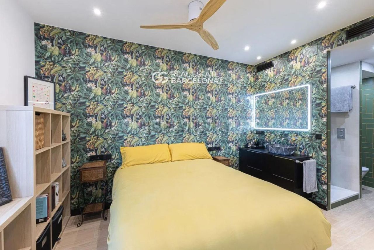 Flat in Eixample, Spain, 99 m² - picture 14