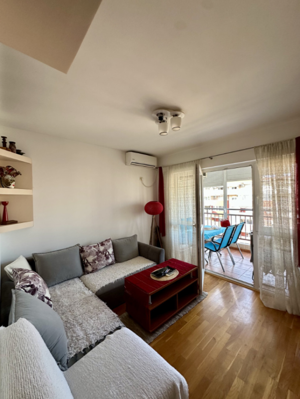 Piso en el Bar, Montenegro, 47 m² - imagen 1