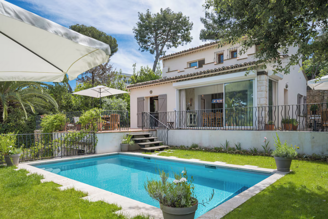 Villa a Antibes, Francia, 160 m² - foto 1