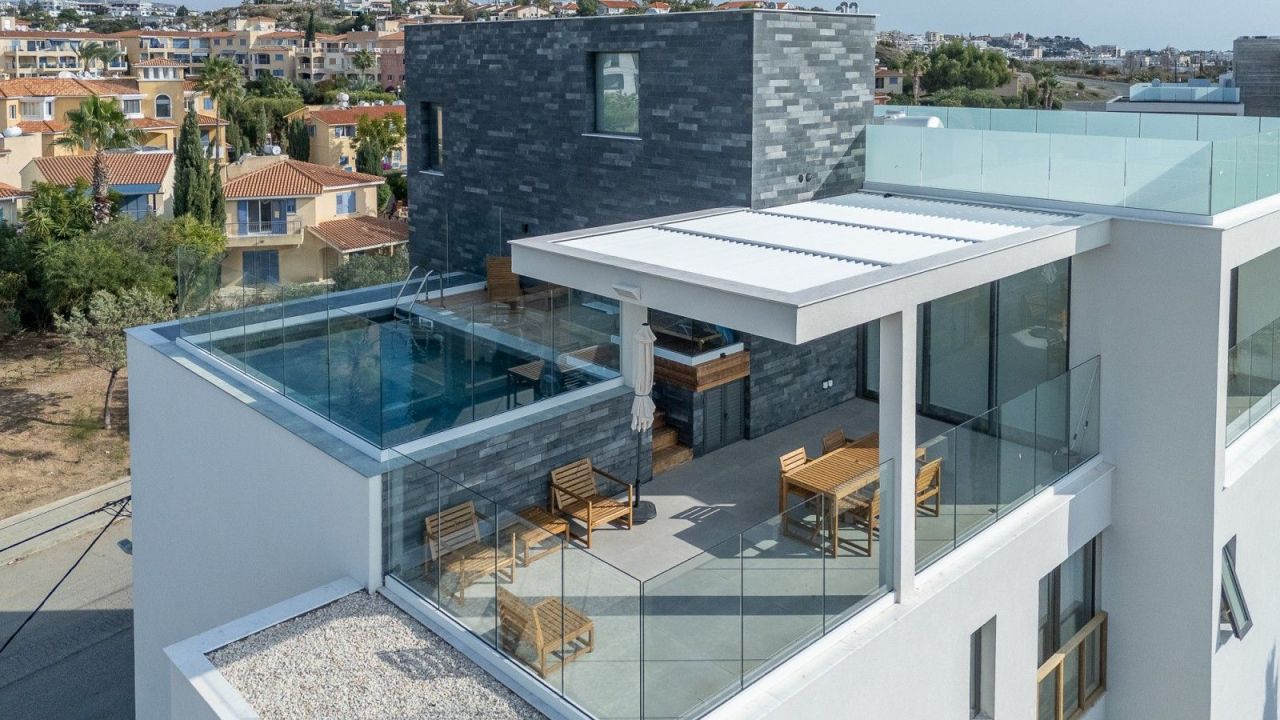 Penthouse in Paphos, Cyprus - picture 1