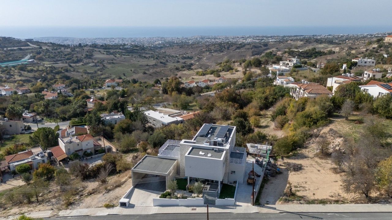 Villa in Paphos, Cyprus, 230 m² - picture 1