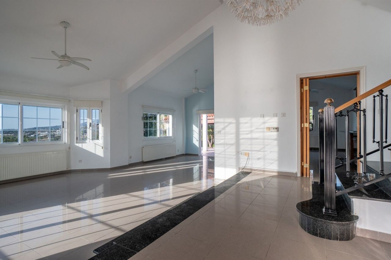 Villa in Paphos, Cyprus, 300 m² - picture 7