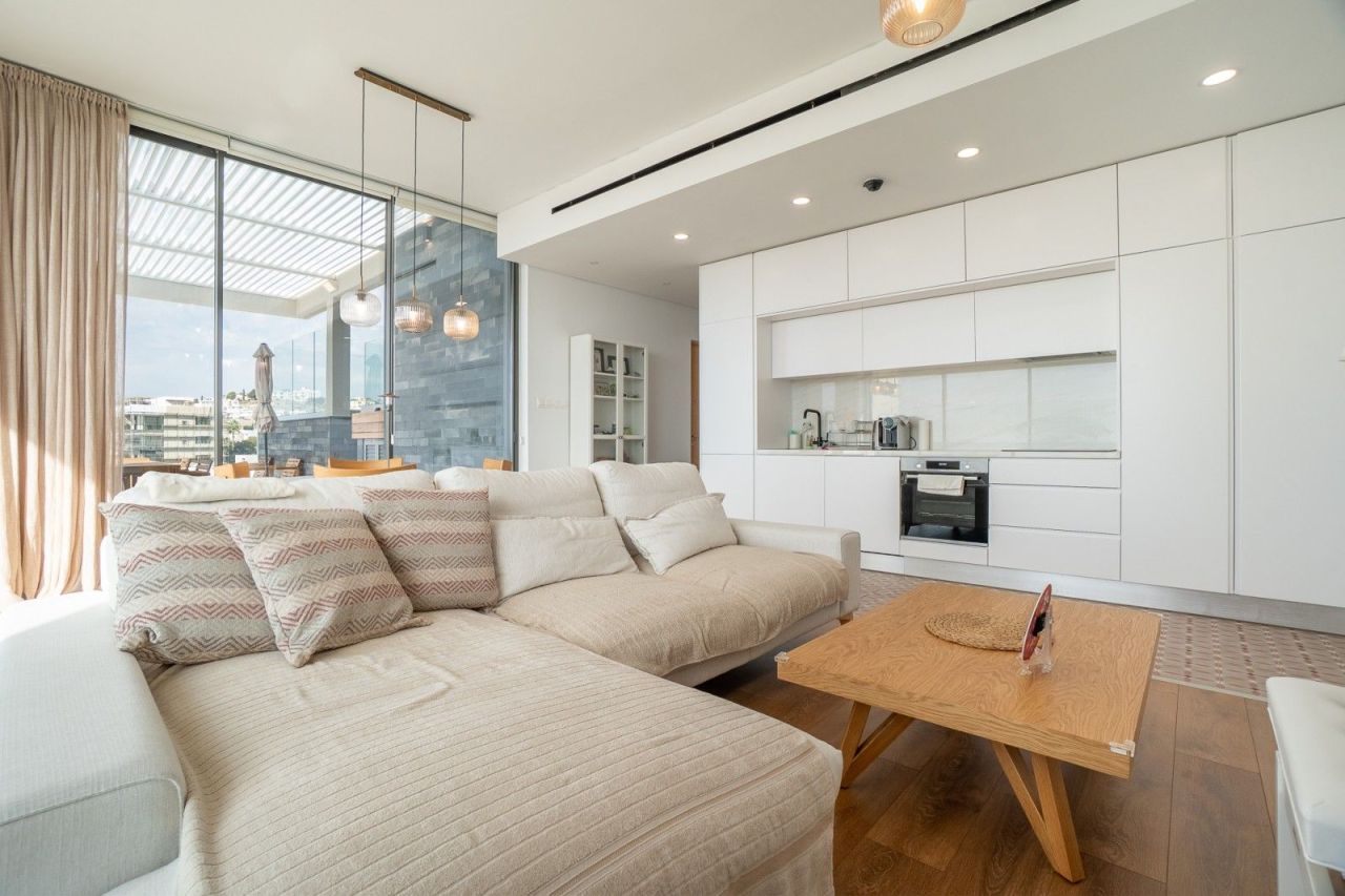 Penthouse in Paphos, Cyprus - picture 7