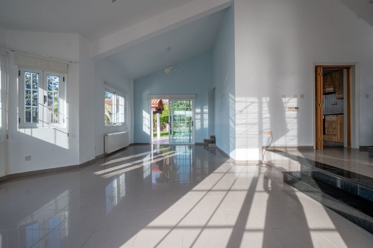 Villa in Paphos, Cyprus, 300 m² - picture 11