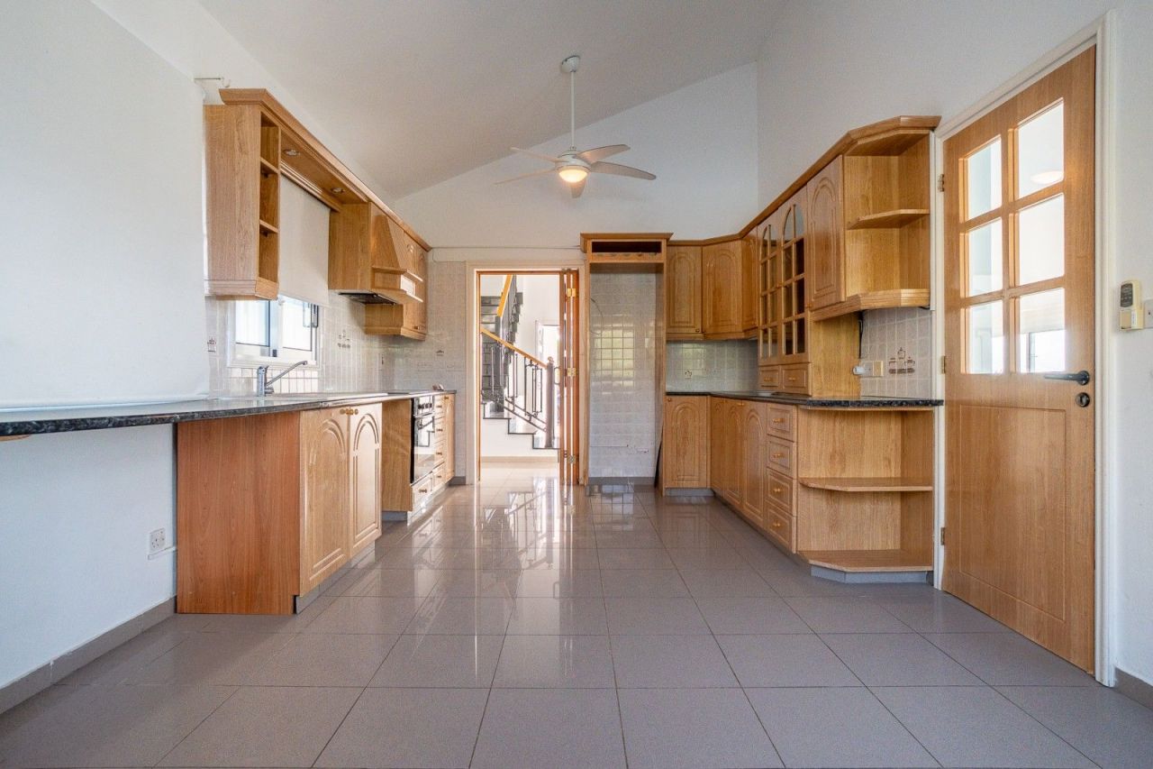 Villa in Paphos, Cyprus, 300 m² - picture 14