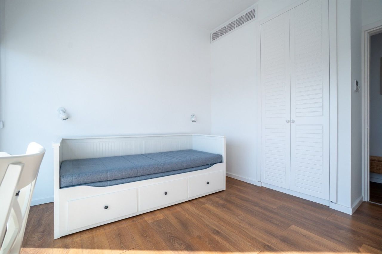 Penthouse in Paphos, Cyprus - picture 17