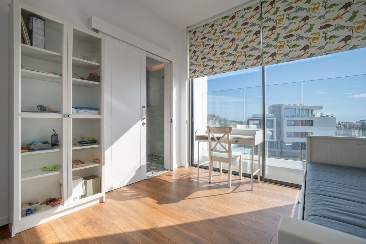 Penthouse in Paphos, Cyprus - picture 18