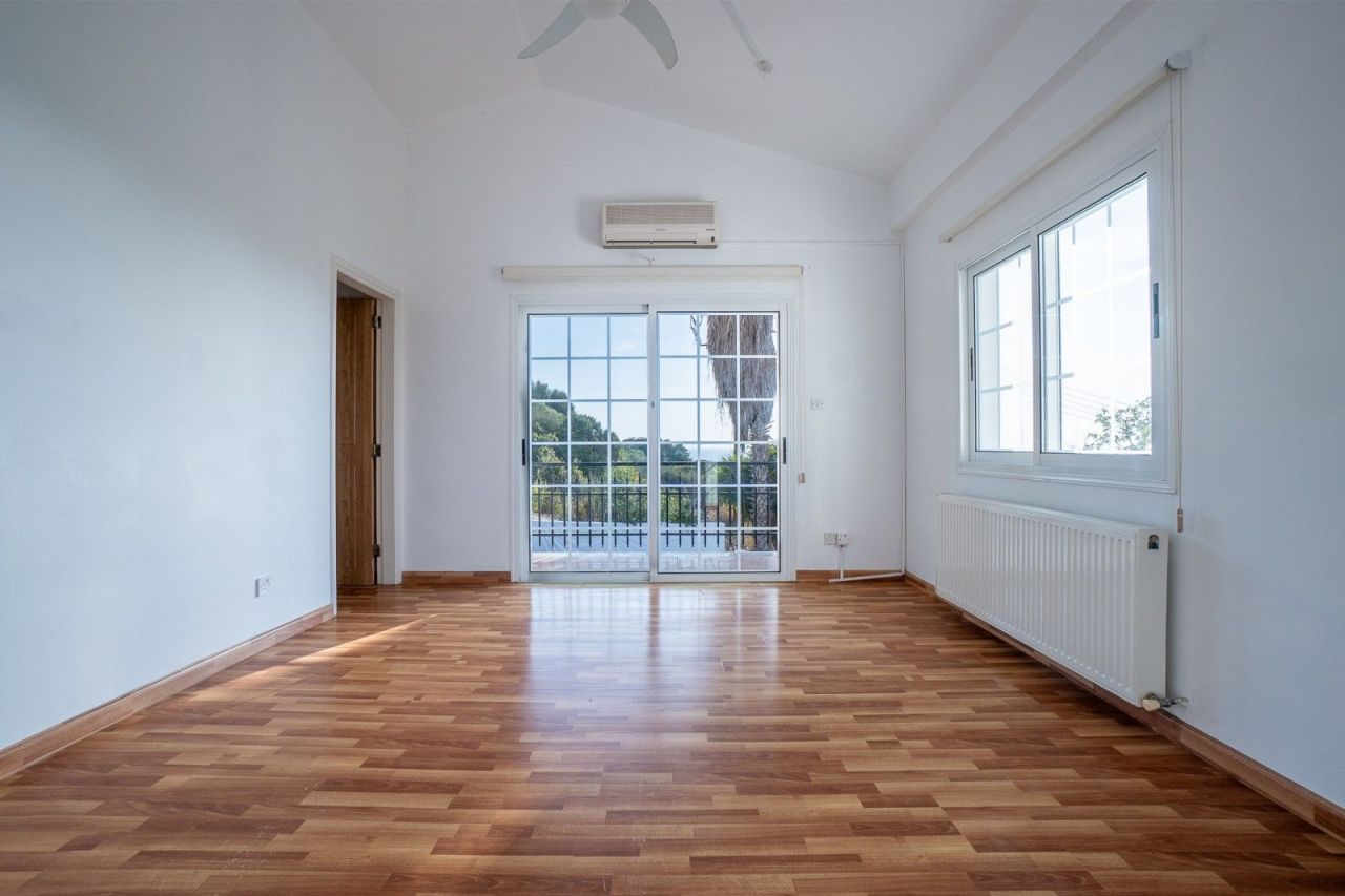 Villa in Paphos, Cyprus, 300 m² - picture 19