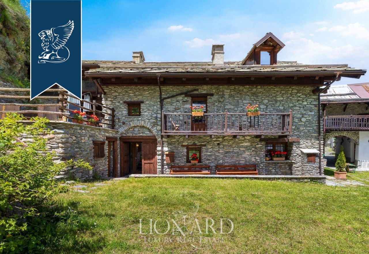 Villa in Turin, Italy, 450 m² - picture 1