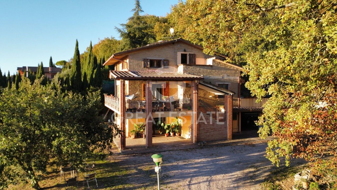 Haus in Perugia, Italien, 320.65 m² - Foto 1