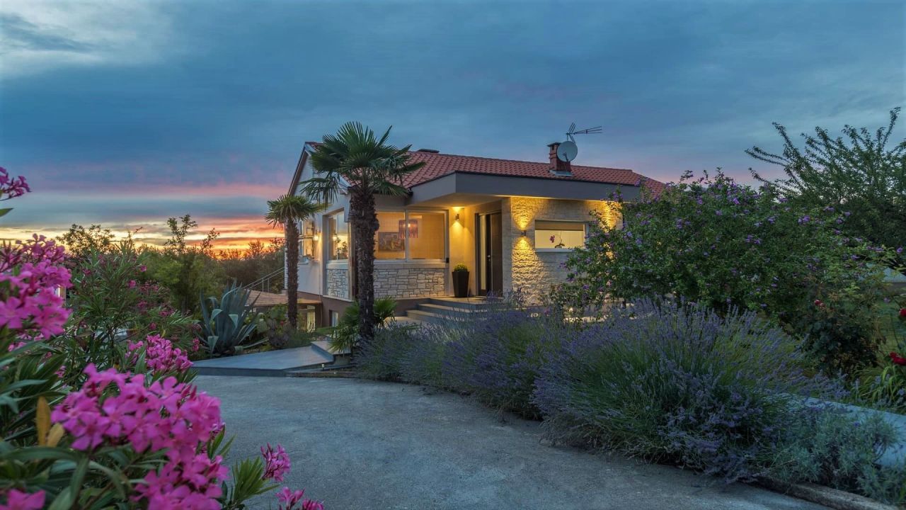 Villa in Porec, Croatia, 150 m² - picture 1