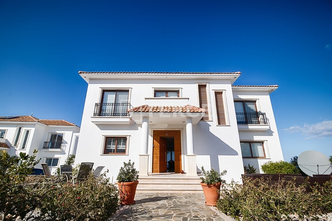 Villa à Kyrenia, Chypre, 250 m² - image 2