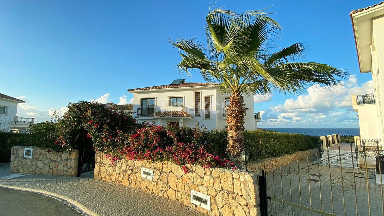 Villa in Kyrenia, Zypern, 200 m² - Foto 3