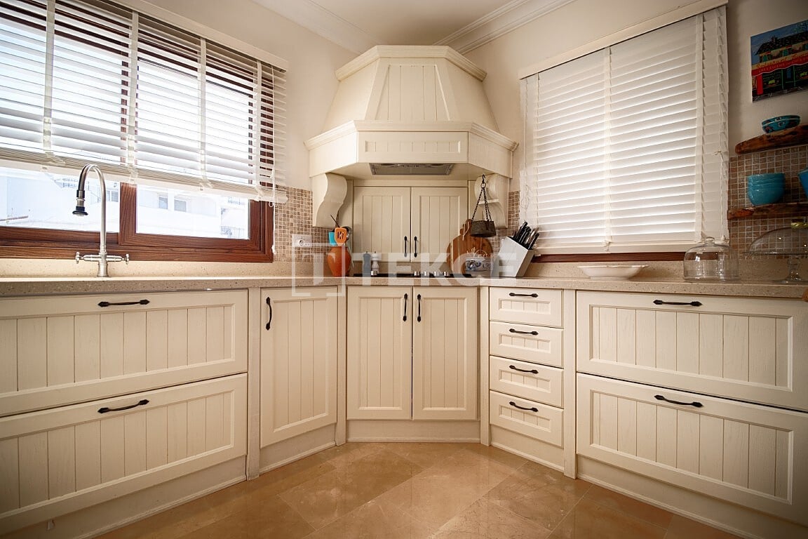 Villa in Kyrenia, Zypern, 220 m² - Foto 13