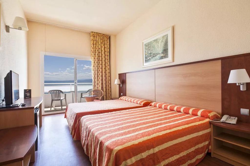 Hôtel à Tarragone, Espagne, 3 113 m² - image 2