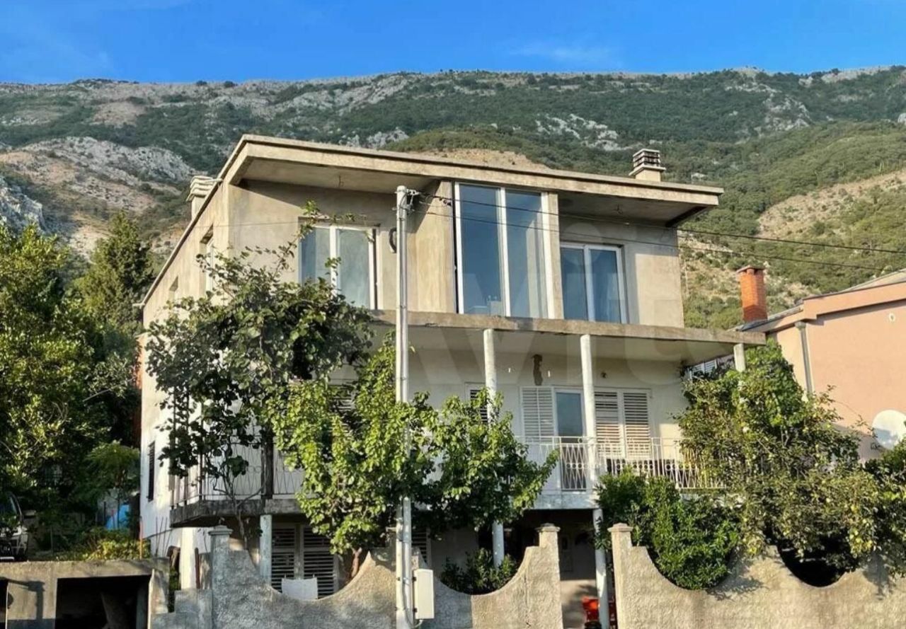 Casa en Sutomore, Montenegro, 122 m² - imagen 1