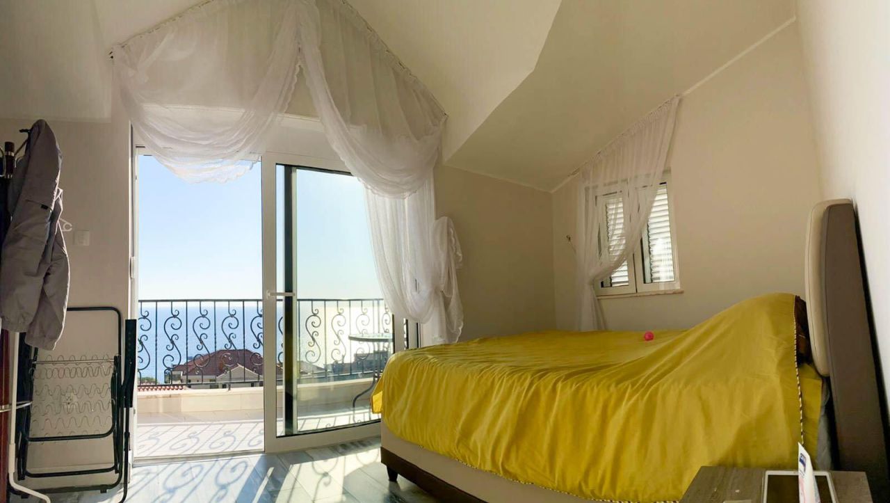 Piso en Sveti Stefan, Montenegro, 91 m² - imagen 4