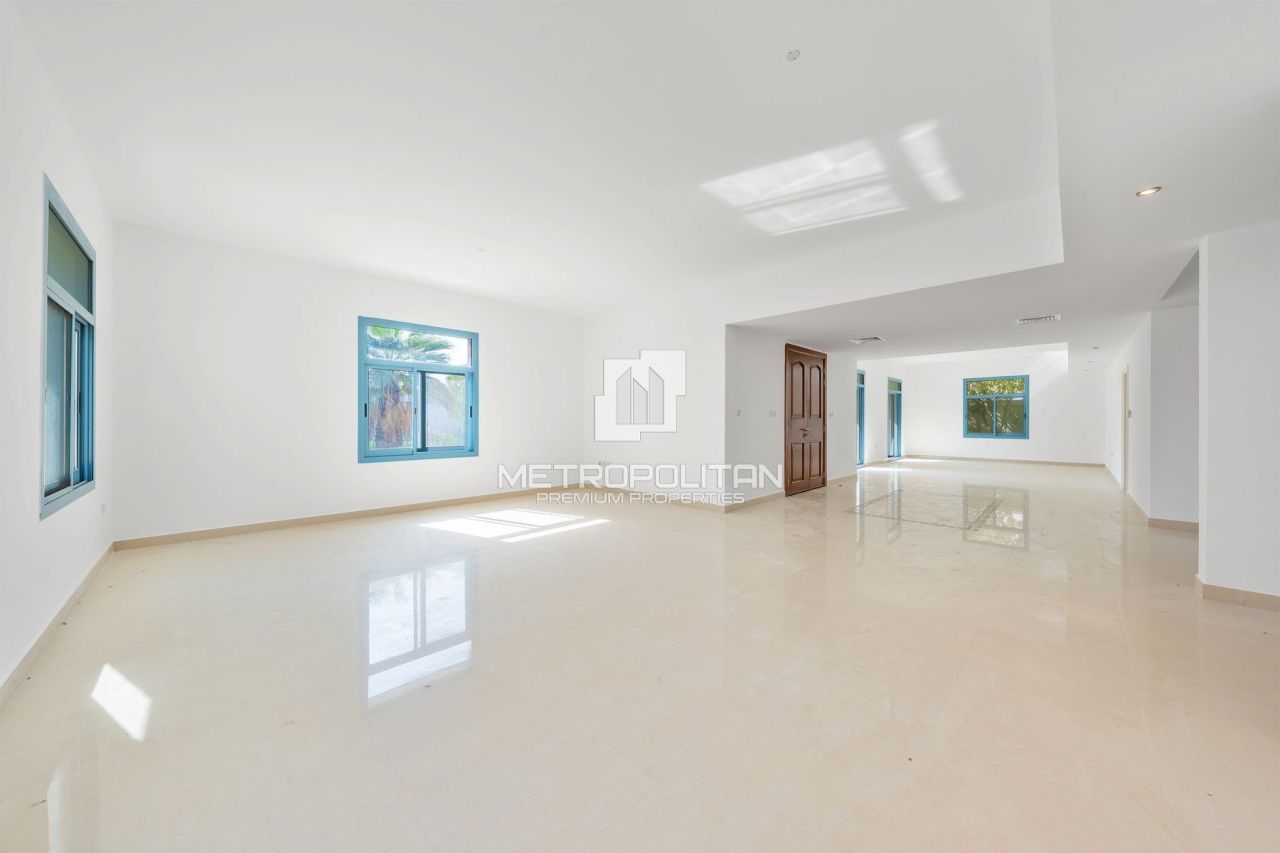 Villa in Dubai, UAE, 888 m² - picture 1