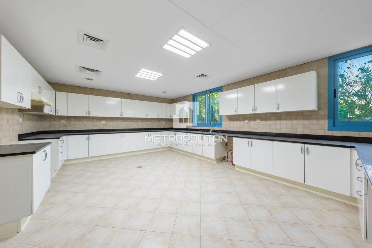 Villa in Dubai, UAE, 888 m² - picture 14