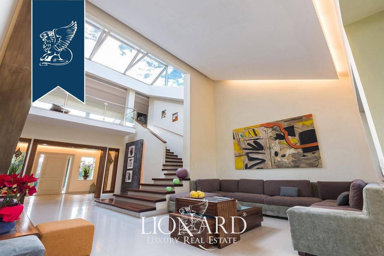 Villa en Roma, Italia, 800 m² - imagen 1