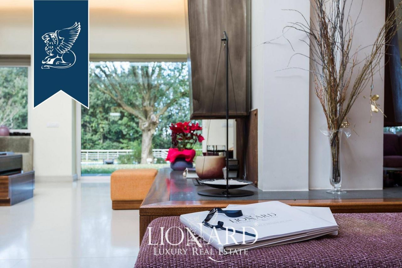 Villa en Roma, Italia, 800 m² - imagen 4