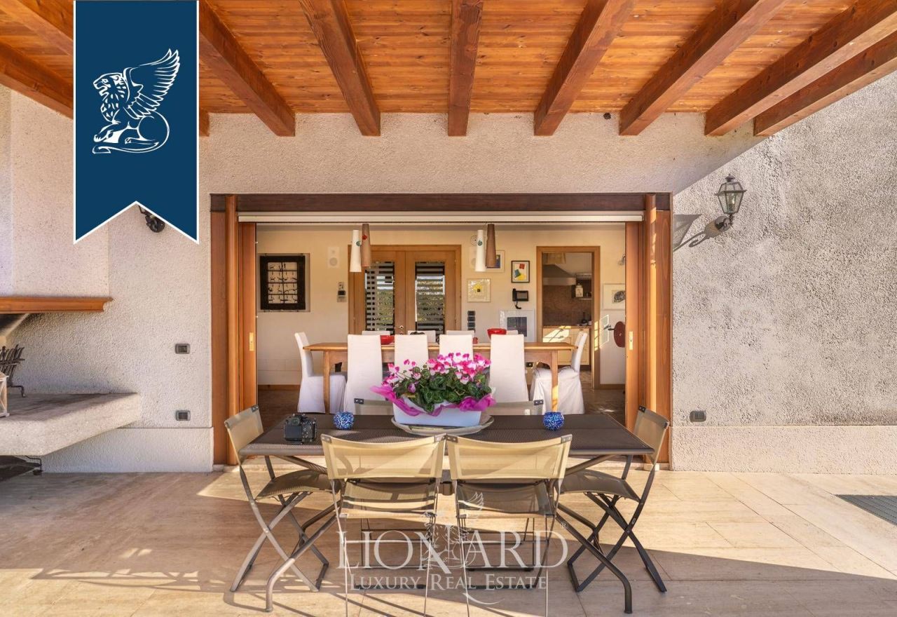 Villa in Conegliano, Italy, 600 m² - picture 11