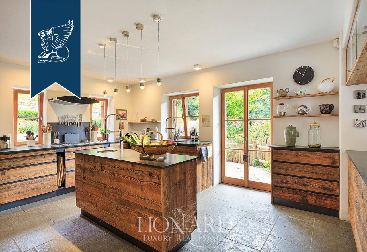 Villa in Bolzano, Italy, 950 m² - picture 15