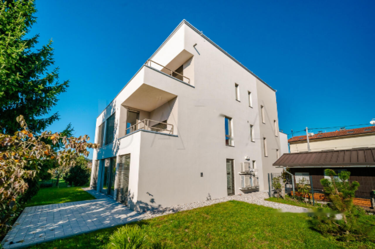 Piso en Liubliana, Eslovenia, 379 m² - imagen 12