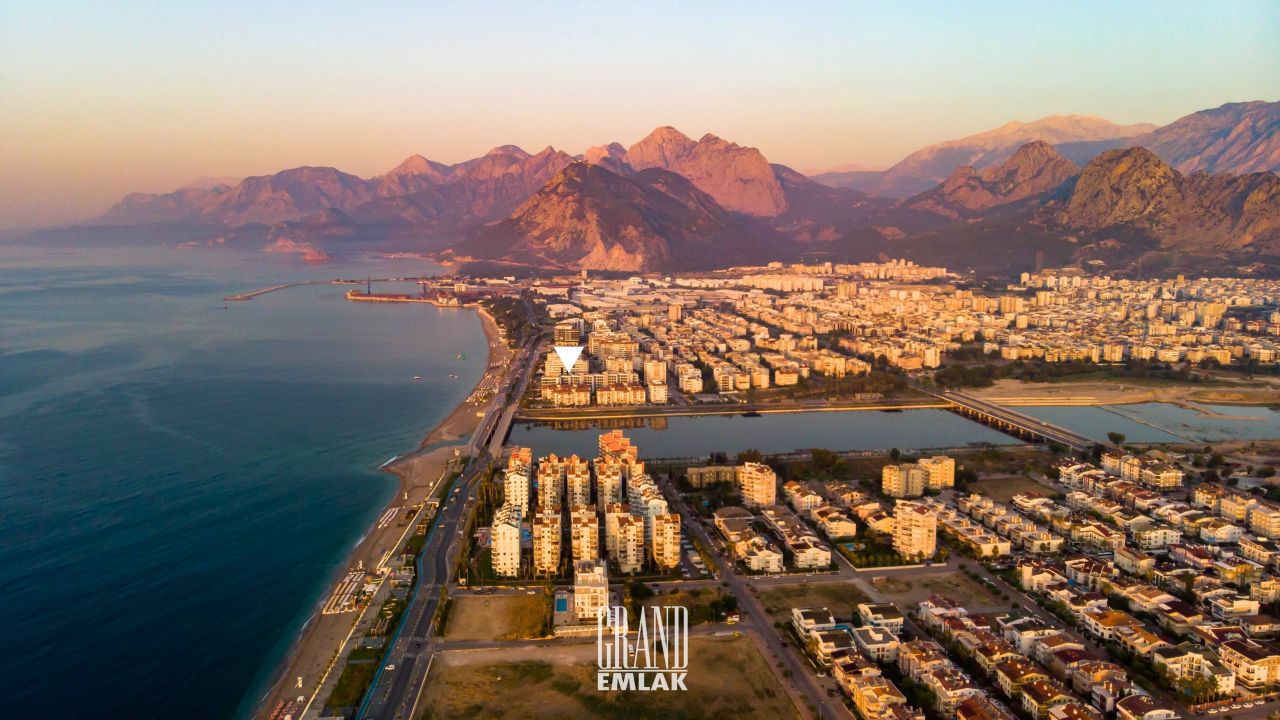 Piso en Antalya, Turquia, 200 m² - imagen 1