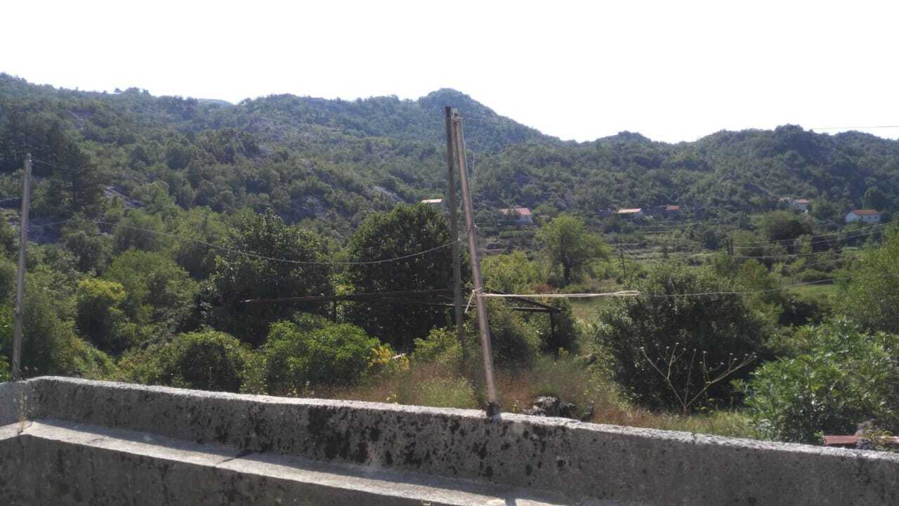 Terrain à Cetinje, Monténégro, 117 000 m² - image 2