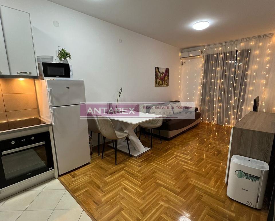 Apartment in Budva, Montenegro, 43 m² - picture 2