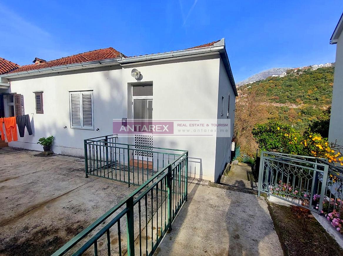 Apartment in Herceg-Novi, Montenegro, 91 m² - picture 14