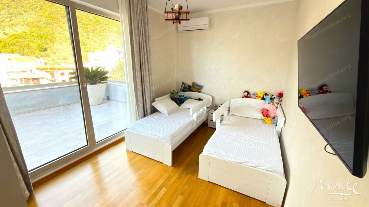 Apartment in Becici, Montenegro, 104 m² - picture 10