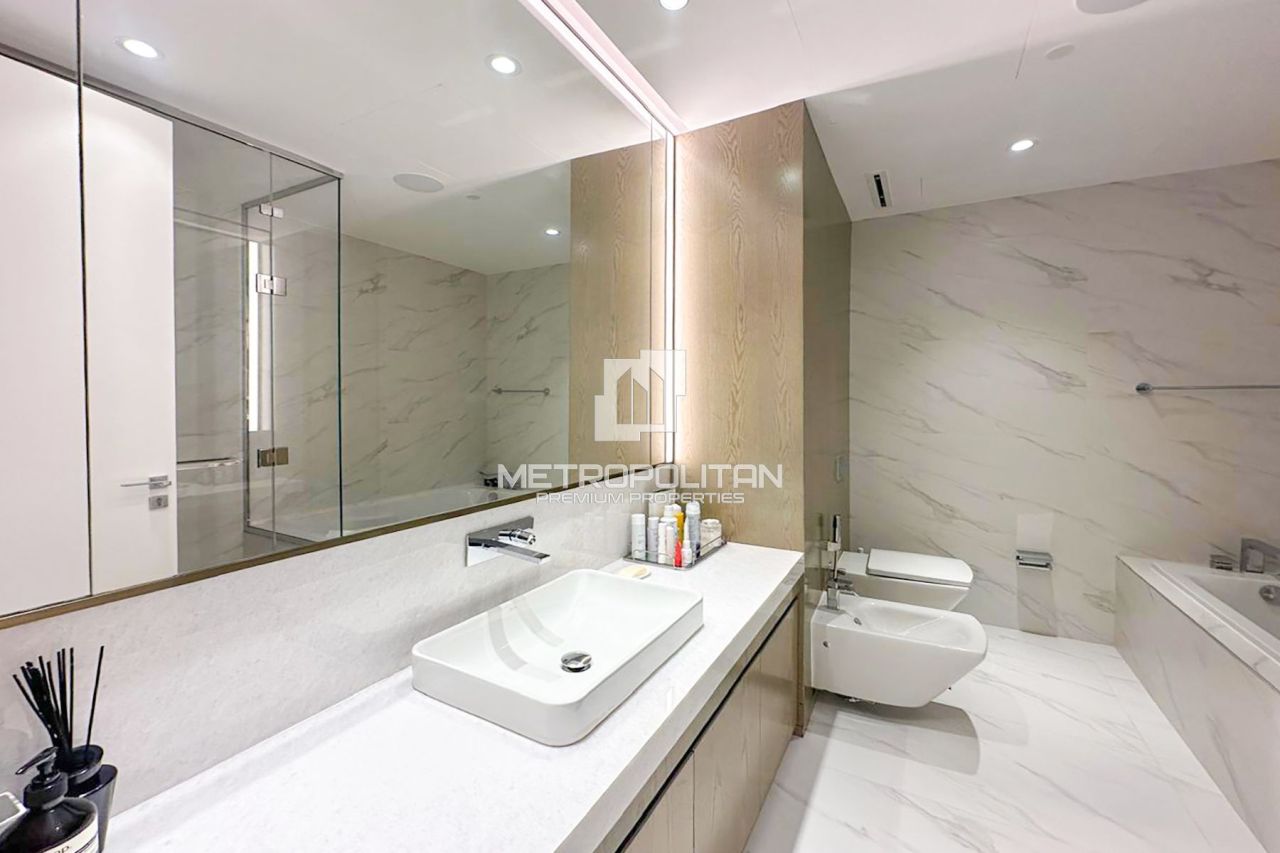 Apartment in Dubai, UAE, 314 m² - picture 17