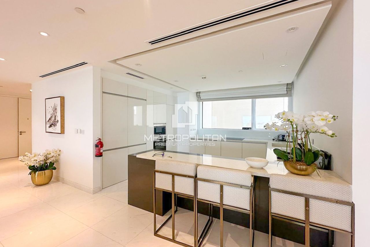 Apartment in Dubai, UAE, 314 m² - picture 19