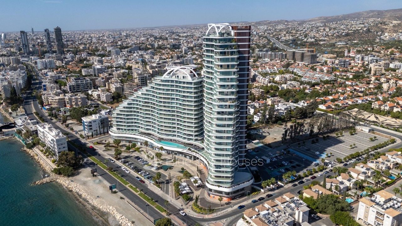 Penthouse in Limassol, Cyprus, 278 m² - picture 1