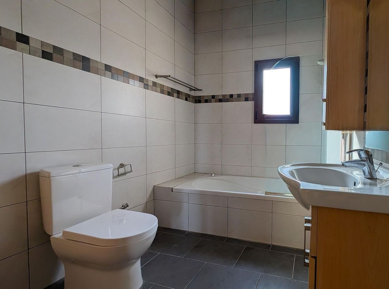 Villa en Lárnaca, Chipre, 98 m² - imagen 15