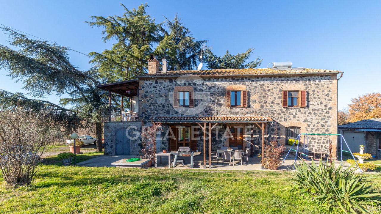 Maison à Porano, Italie, 249.7 m² - image 1