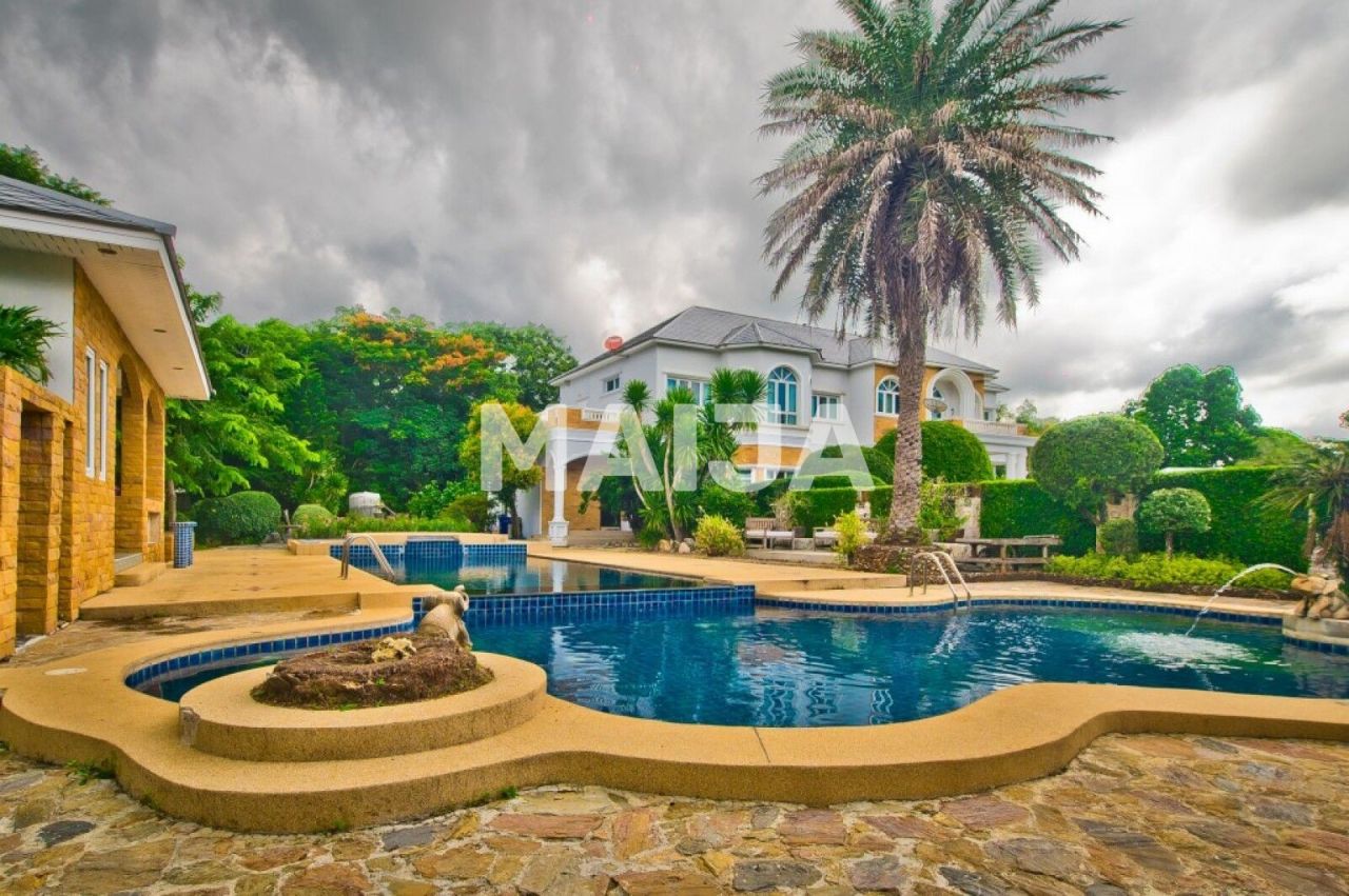 Maison Sattahip, Thaïlande, 1 570 m² - image 1