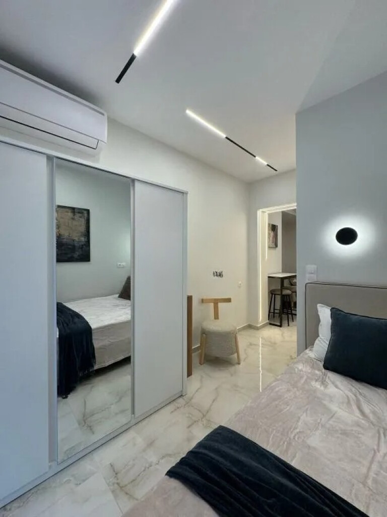 Flat in Thessaloniki, Greece, 33 m² - picture 15