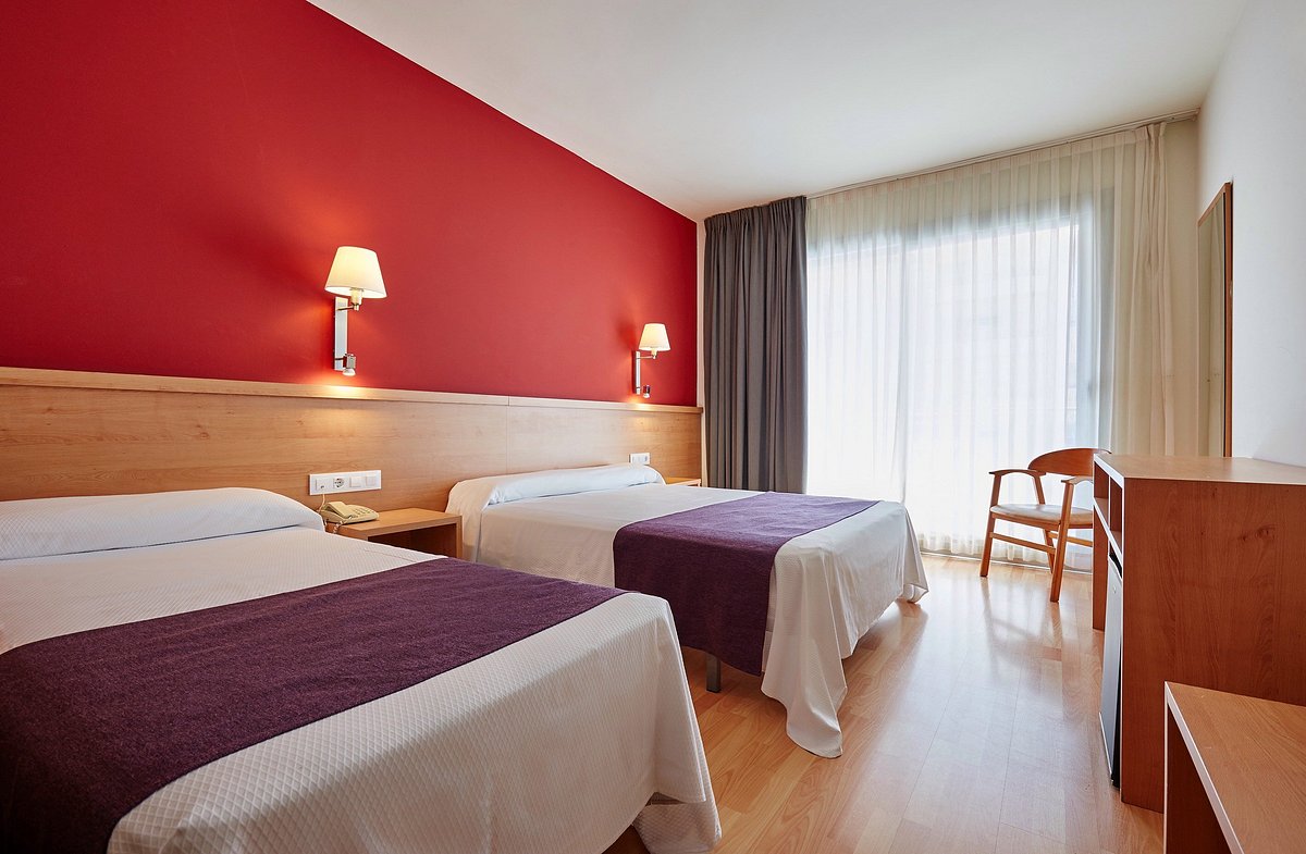 Hôtel à Lloret de Mar, Espagne, 3 092 m² - image 1