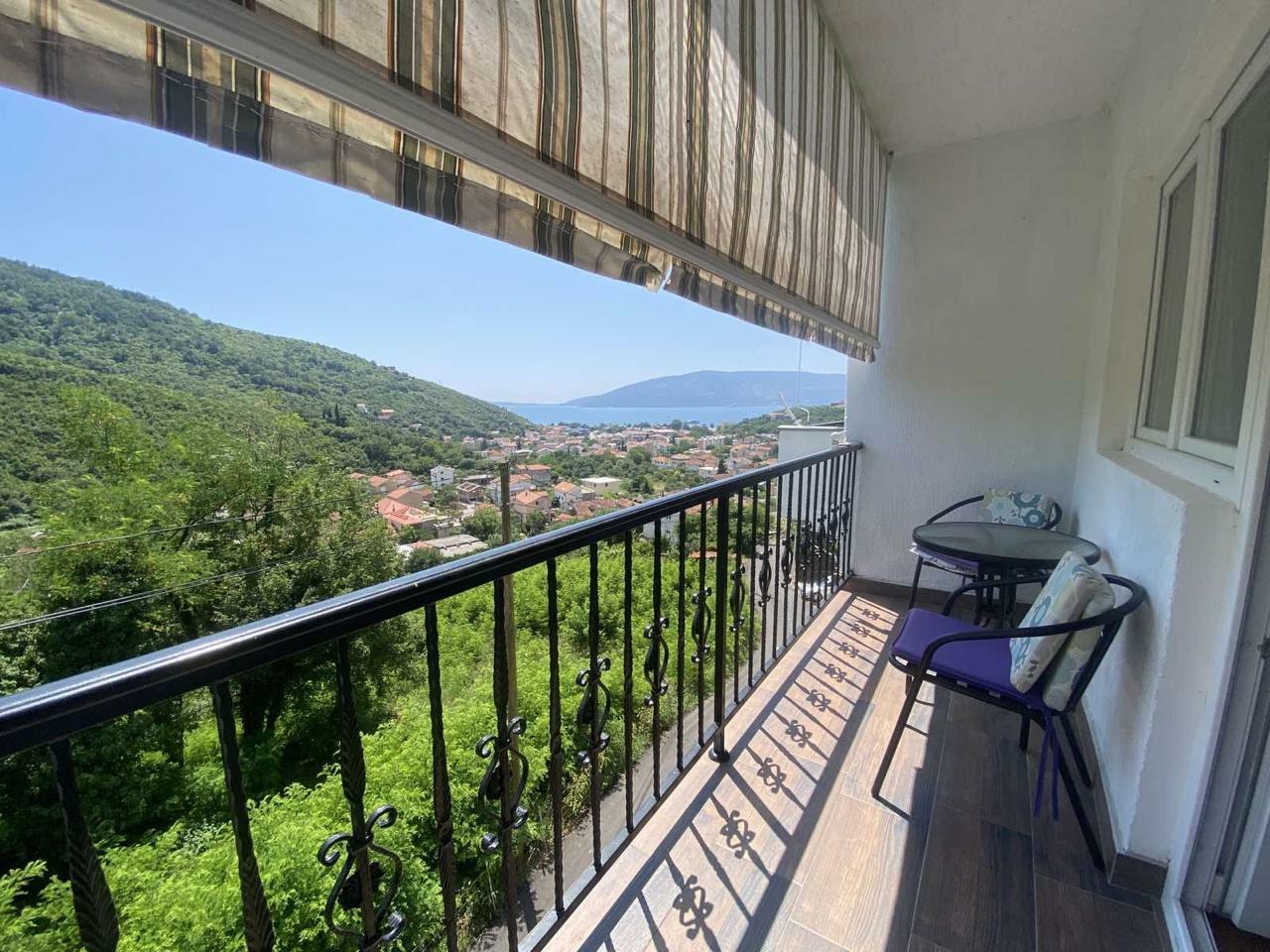 Haus in Herceg-Novi, Montenegro, 559 m² - Foto 1
