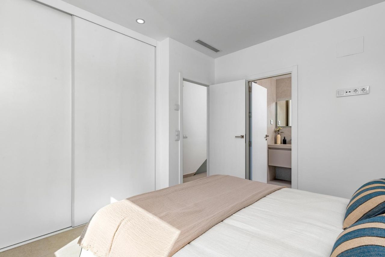 Villa en Pilar de la Horadada, España, 132 m² - imagen 18