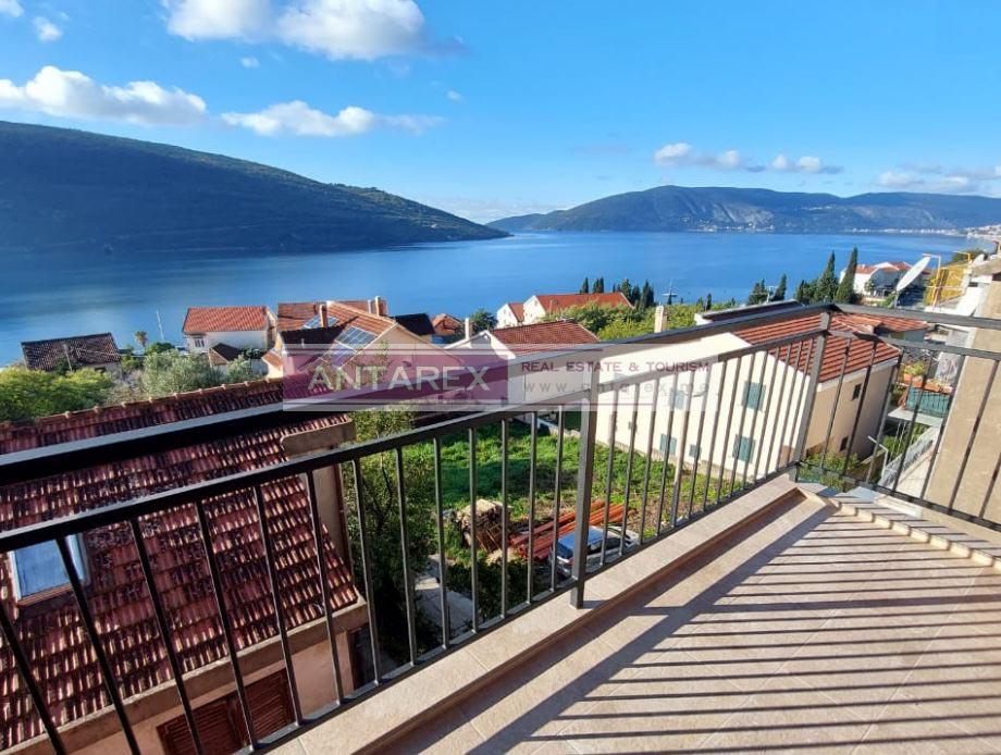 Apartment in Kumbor, Montenegro, 45.6 m² - Foto 1