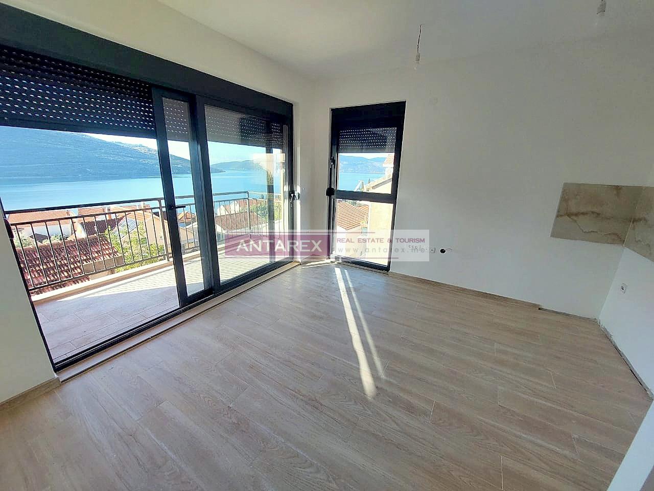 Appartement à Kumbor, Monténégro, 45.6 m² - image 2