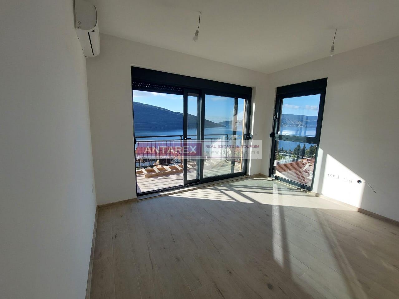 Apartment in Kumbor, Montenegro, 45.6 m² - Foto 2