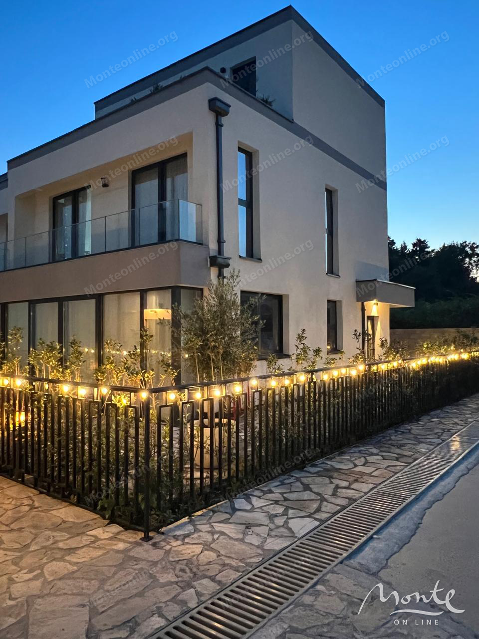 Villa en Lastva, Montenegro, 176 m² - imagen 1