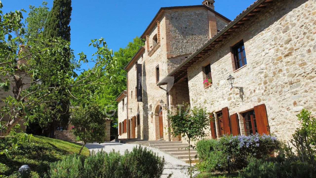 Casa en Umbertide, Italia, 1 237 m² - imagen 5