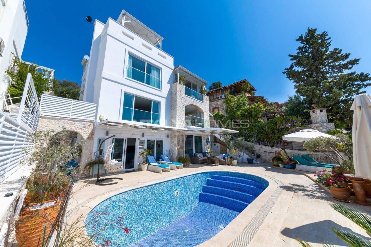 Villa à Kalkan, Turquie, 280 m² - image 1