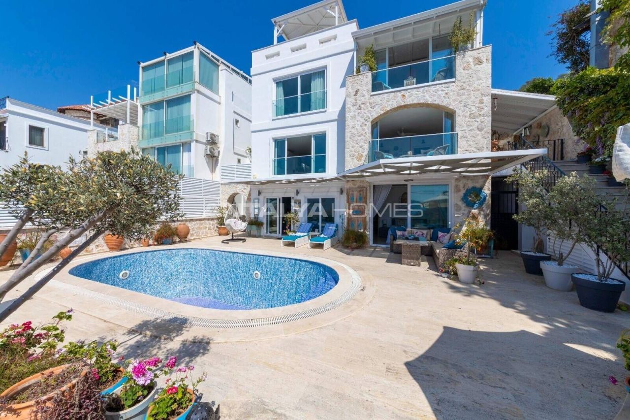 Villa à Kalkan, Turquie, 280 m² - image 2